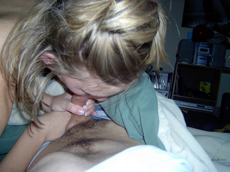 Late Night Dorm Blowjob - Amateur Porn Photo