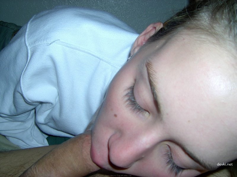 Late Night Dorm Blowjob - Amateur Porn Photo