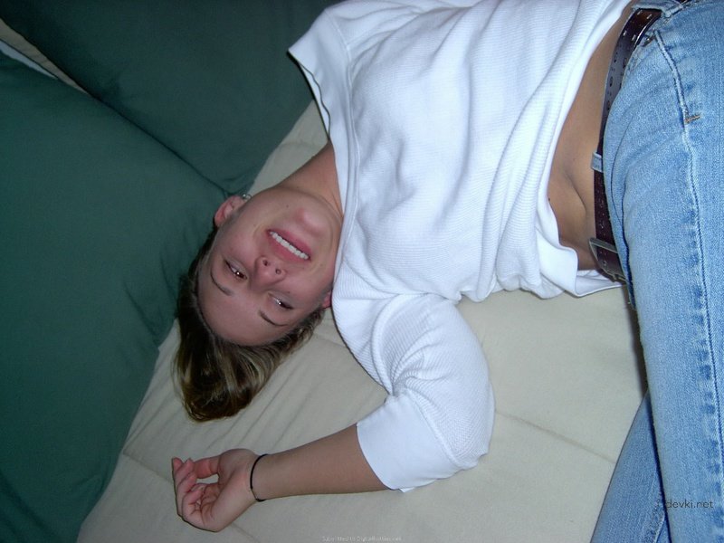 Late Night Dorm Blowjob - Amateur Porn Photo