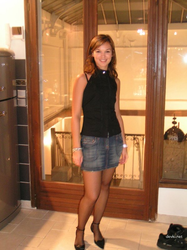 Hot Girlfriend Gives Blowjob to Boyfriend - Amateur Porn Pics