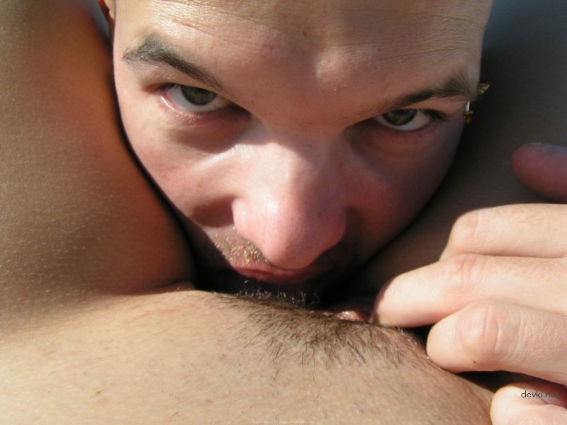 Hot Girlfriend Gives Blowjob to Boyfriend - Amateur Porn Pics