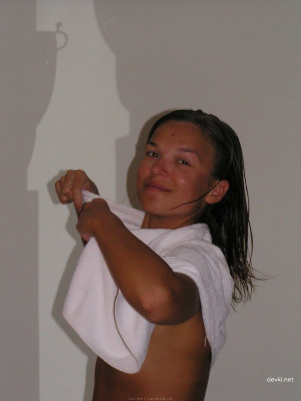 Hot Girlfriend Gives Blowjob to Boyfriend - Amateur Porn Pics