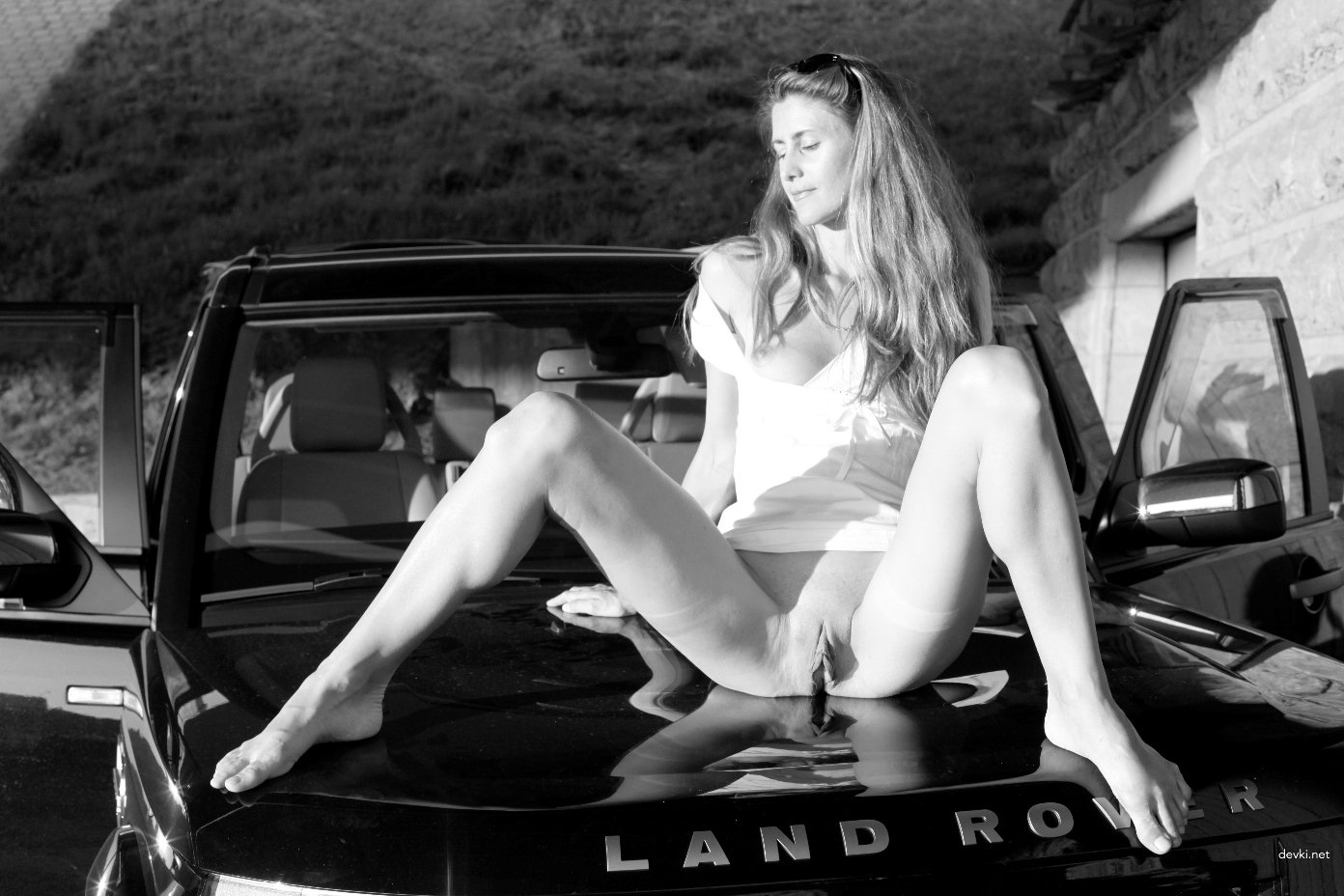 Hot Summer Nude Amateur Photo Shoot: Naked and Unashamed