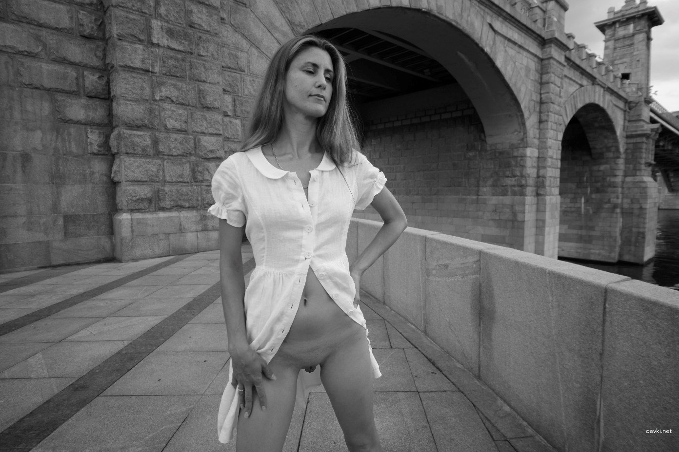 Hot Summer Nude Amateur Photo Shoot: Naked and Unashamed