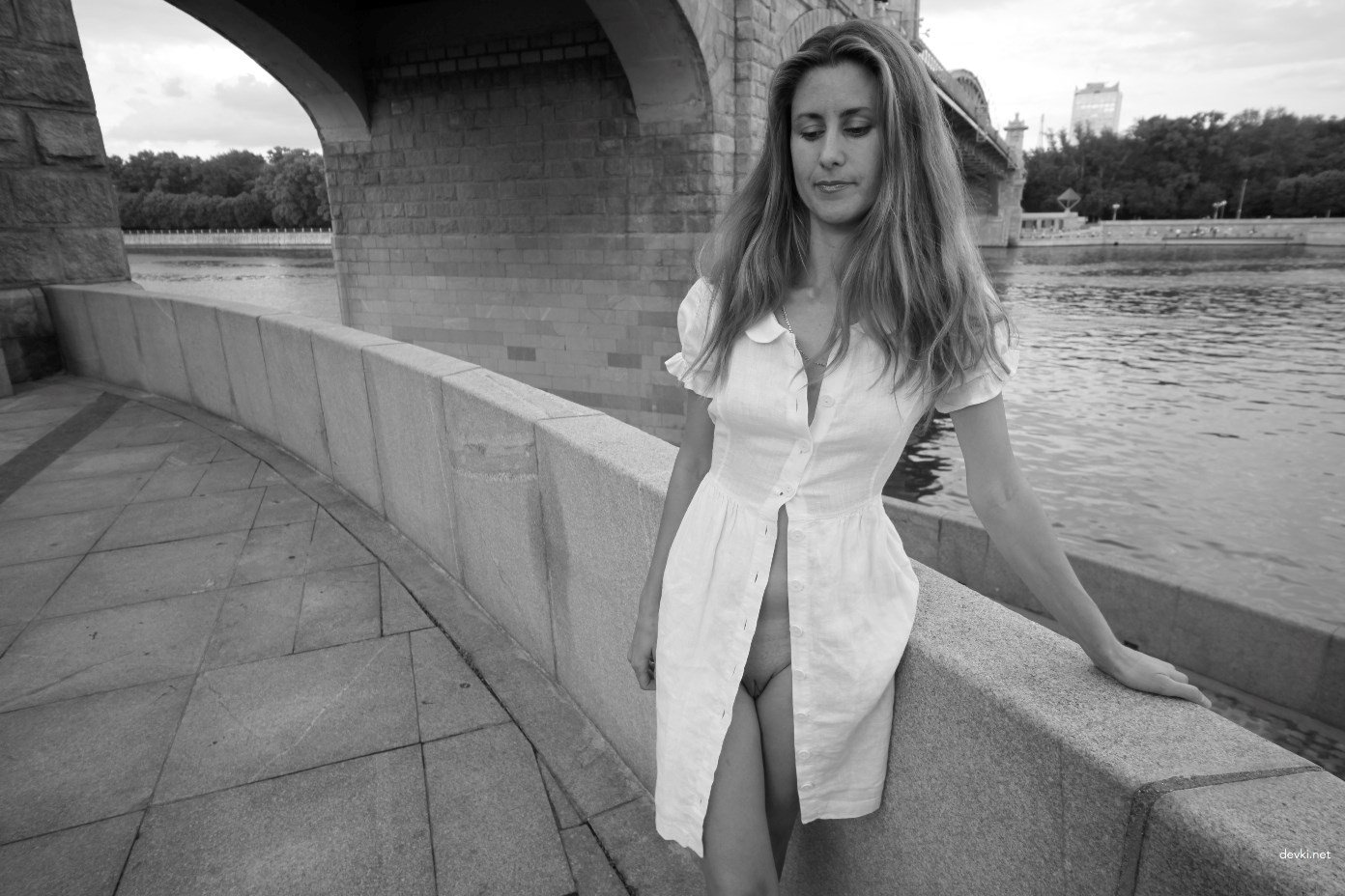 Hot Summer Nude Amateur Photo Shoot: Naked and Unashamed