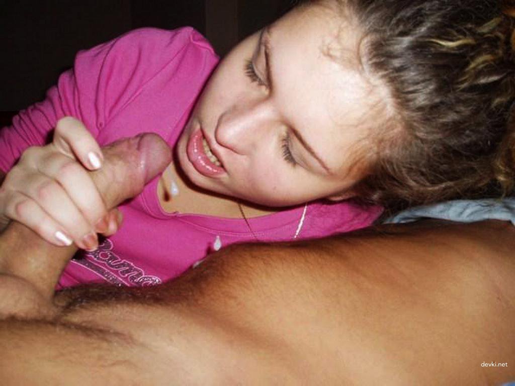 Hot Wife Fucks Husband - Amateur Couple Sex Tape