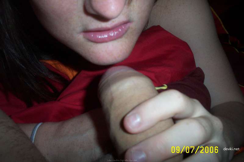 Amateur Slut Loves Giving Blowjob - Explicit Oral Sex Photos