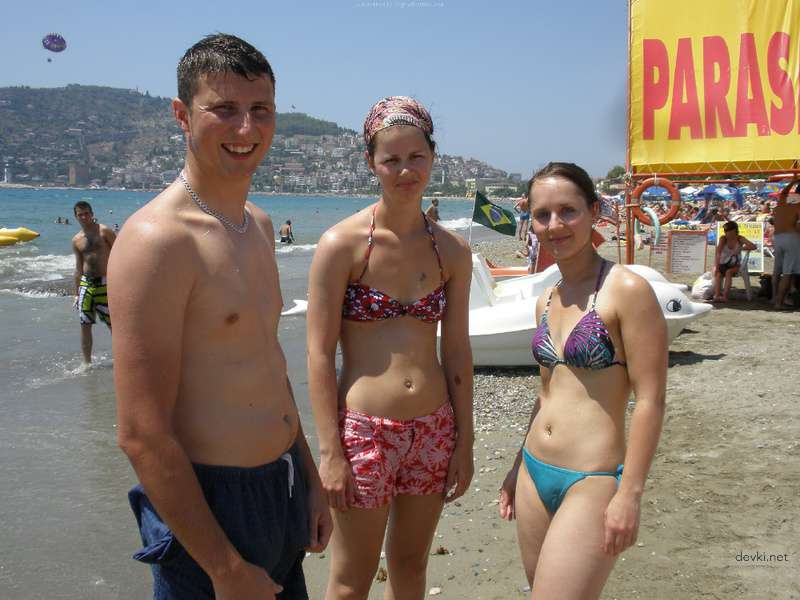 Peeking into Pussy While Girlfriend Sleeps - Amateur Porn Pic