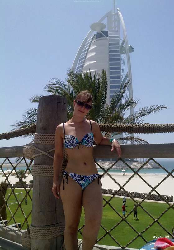 Peeking into Pussy While Girlfriend Sleeps - Amateur Porn Pic