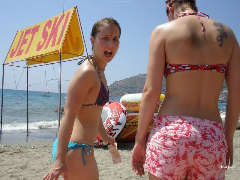 Peeking into Pussy While Girlfriend Sleeps - Amateur Porn Pic