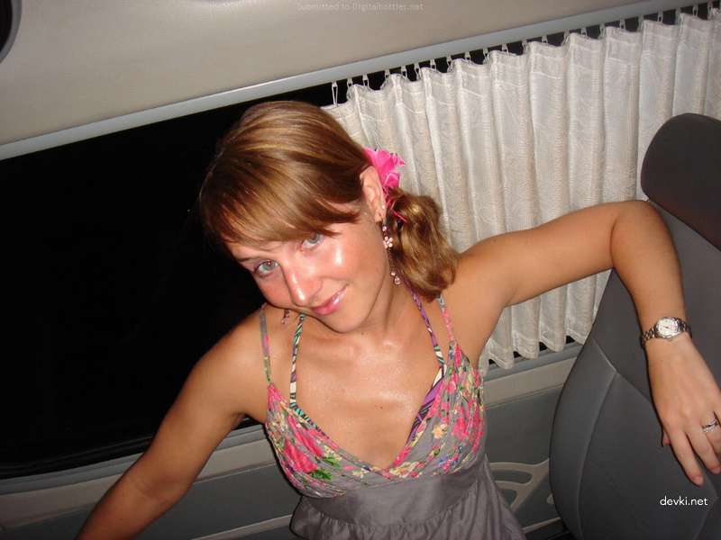 Peeking into Pussy While Girlfriend Sleeps - Amateur Porn Pic