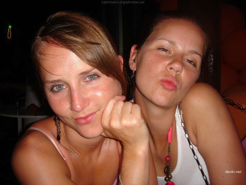 Peeking into Pussy While Girlfriend Sleeps - Amateur Porn Pic