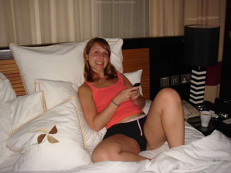 Peeking into Pussy While Girlfriend Sleeps - Amateur Porn Pic