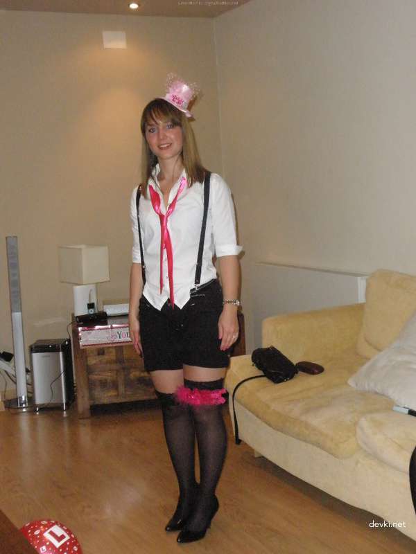 Peeking into Pussy While Girlfriend Sleeps - Amateur Porn Pic