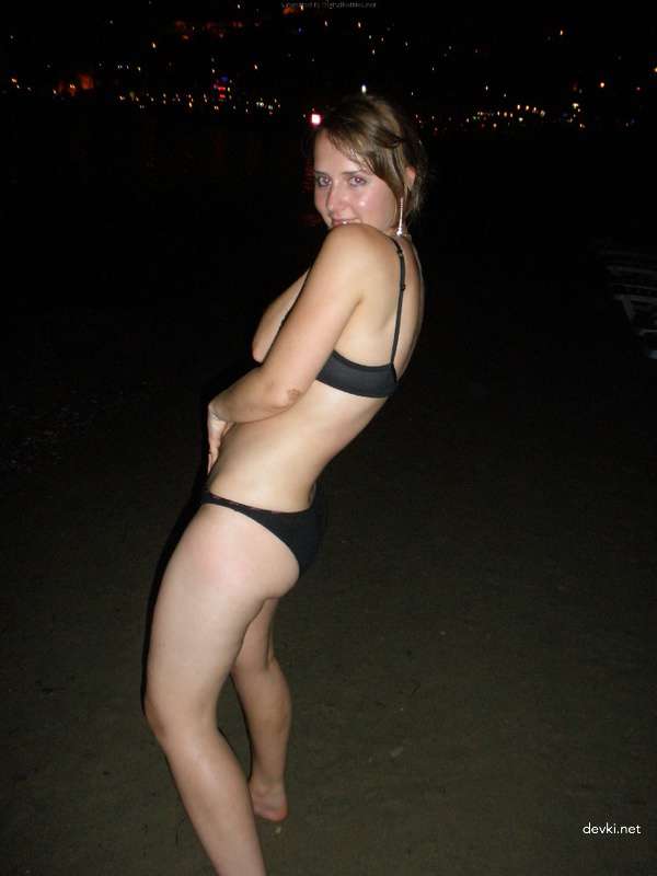 Peeking into Pussy While Girlfriend Sleeps - Amateur Porn Pic