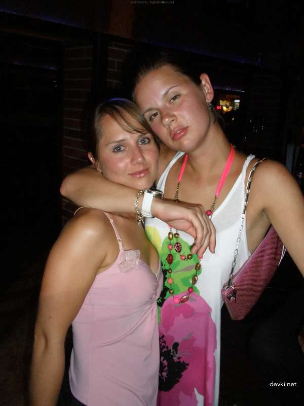 Peeking into Pussy While Girlfriend Sleeps - Amateur Porn Pic