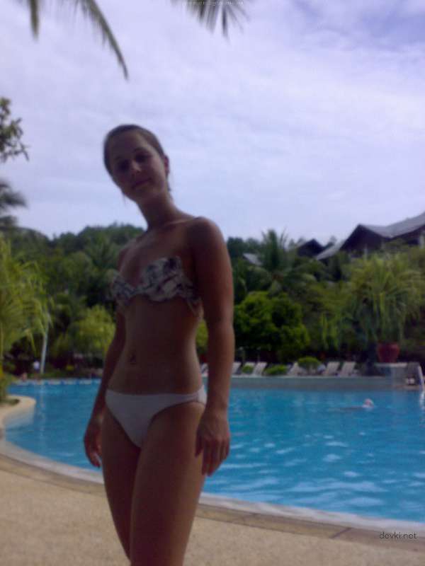 Peeking into Pussy While Girlfriend Sleeps - Amateur Porn Pic