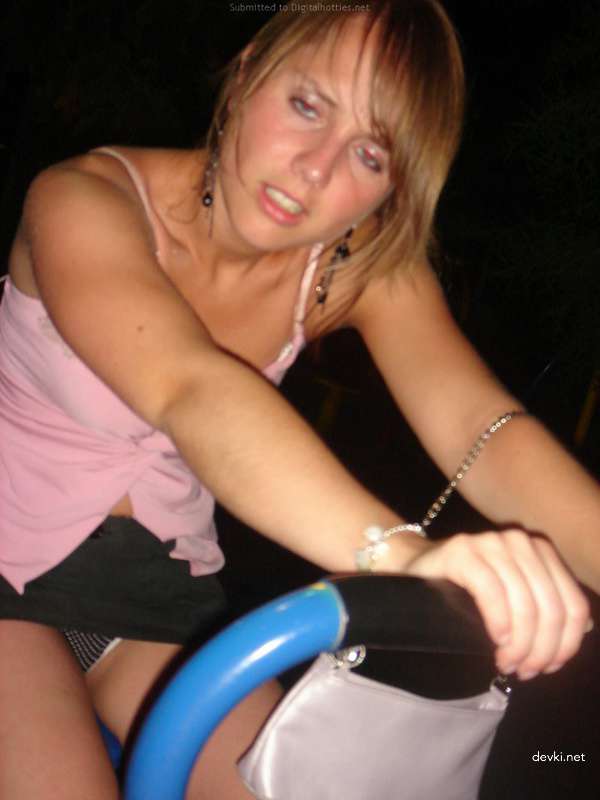 Peeking into Pussy While Girlfriend Sleeps - Amateur Porn Pic