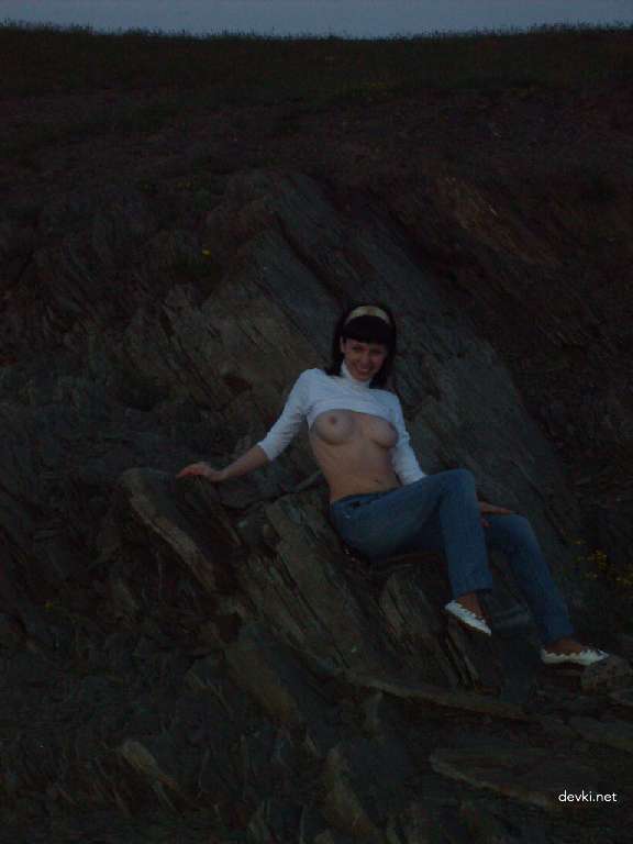 Hot Amateur Pussy with Great Tits Exposes Herself Naked