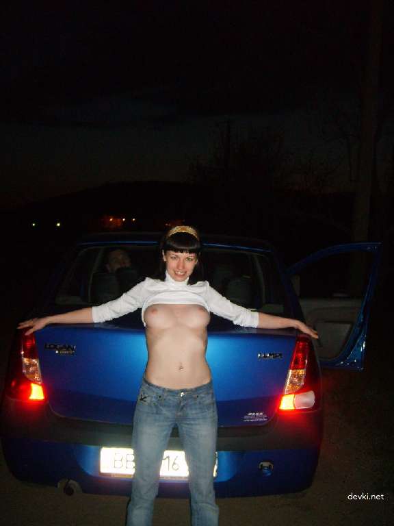 Hot Amateur Pussy with Great Tits Exposes Herself Naked