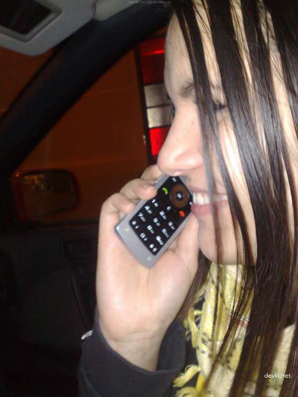 Hot Amateur Babe with Perfect Curves in Explicit Porn Pics