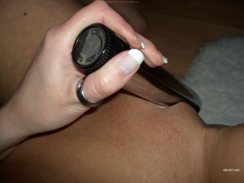 Amateur Babe Inserts Dildo in Wet Pussy - Explicit Homemade Porn