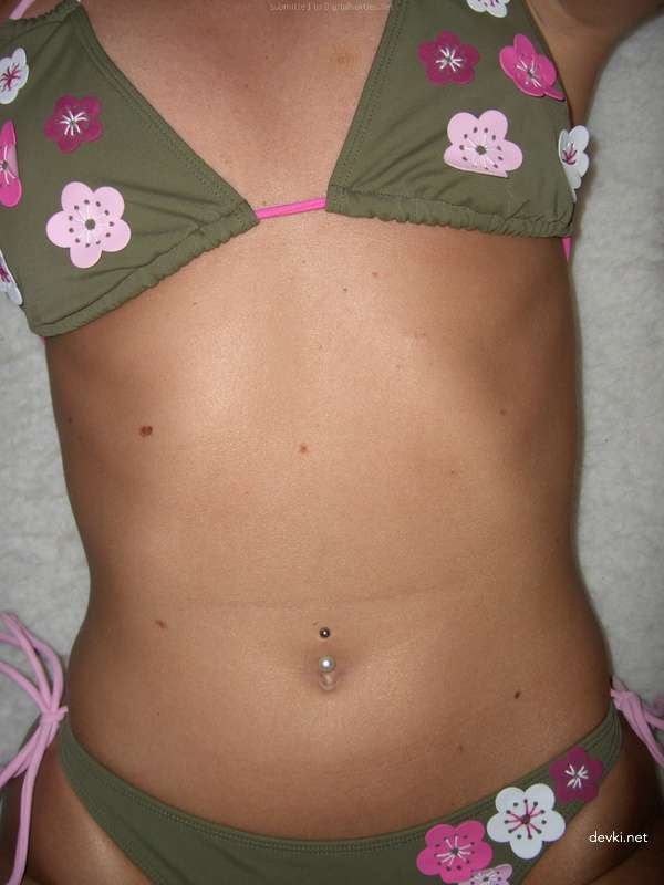 Amateur Babe Inserts Dildo in Wet Pussy - Explicit Homemade Porn