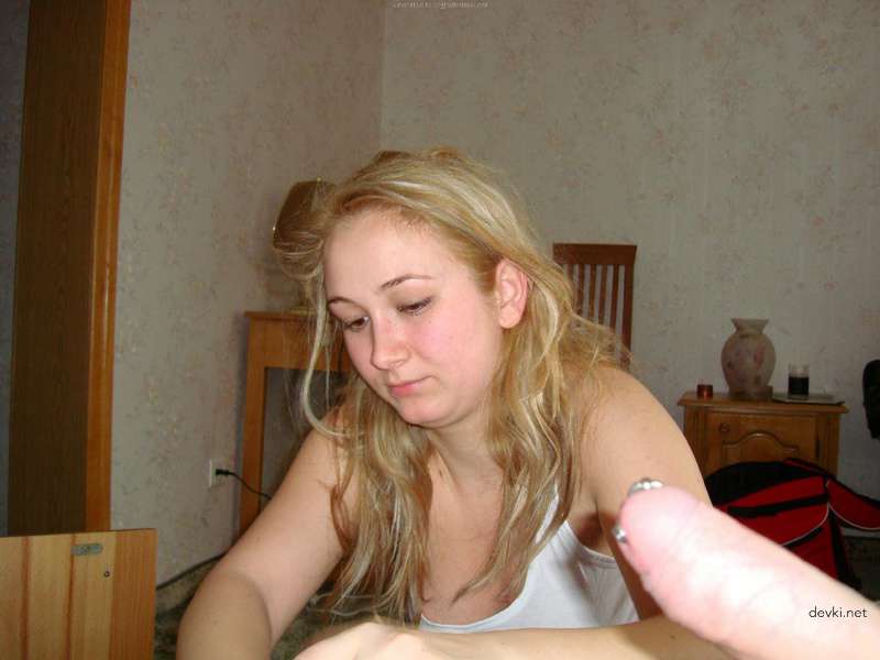 College Dorm Room Fuck: Amateur Guy Bangs His Girlfriend Hard