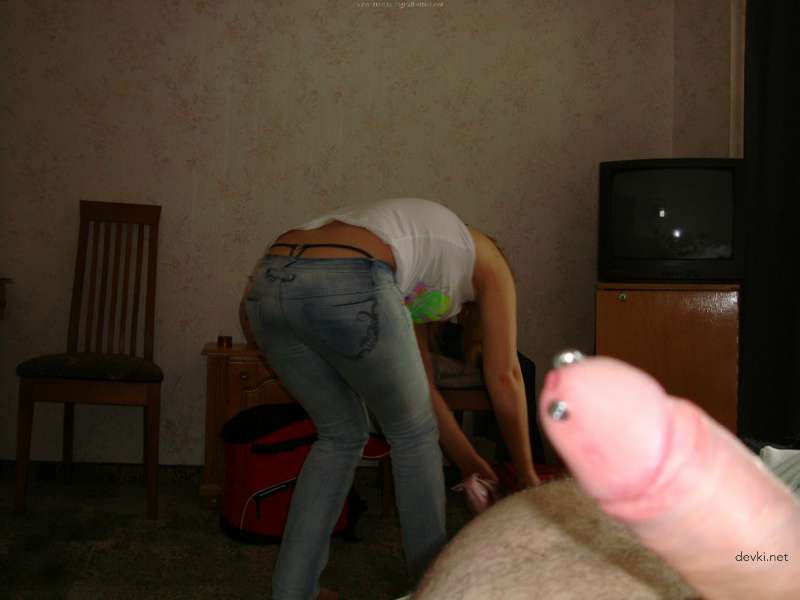 College Dorm Room Fuck: Amateur Guy Bangs His Girlfriend Hard