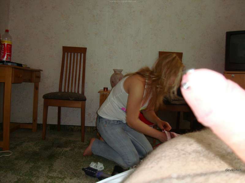 College Dorm Room Fuck: Amateur Guy Bangs His Girlfriend Hard