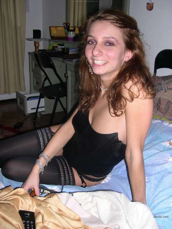 Amateur Redhead Slut Private Photos: Explicit XXX Content