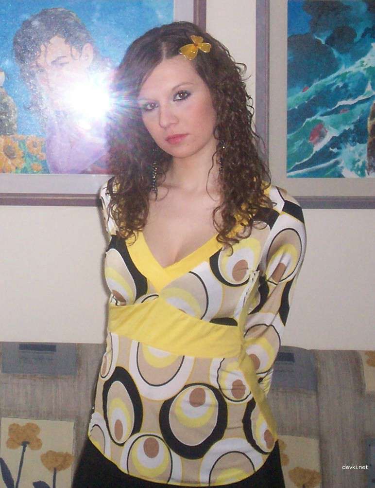 Private Girl's Explicit Amateur Photo: Unfiltered and Uncensored!