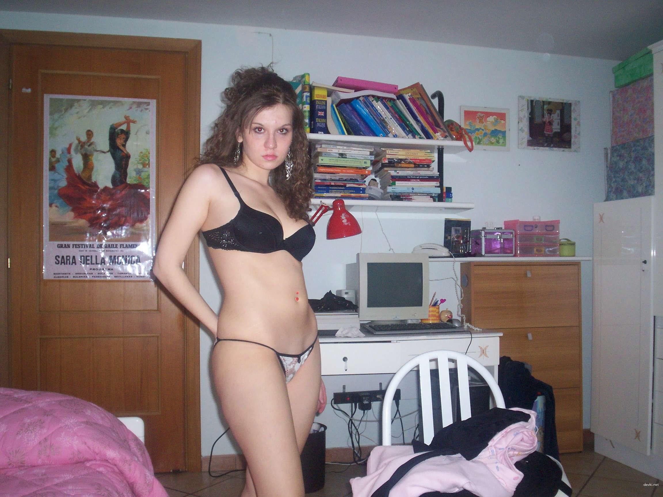 Private Girl's Explicit Amateur Photo: Unfiltered and Uncensored!