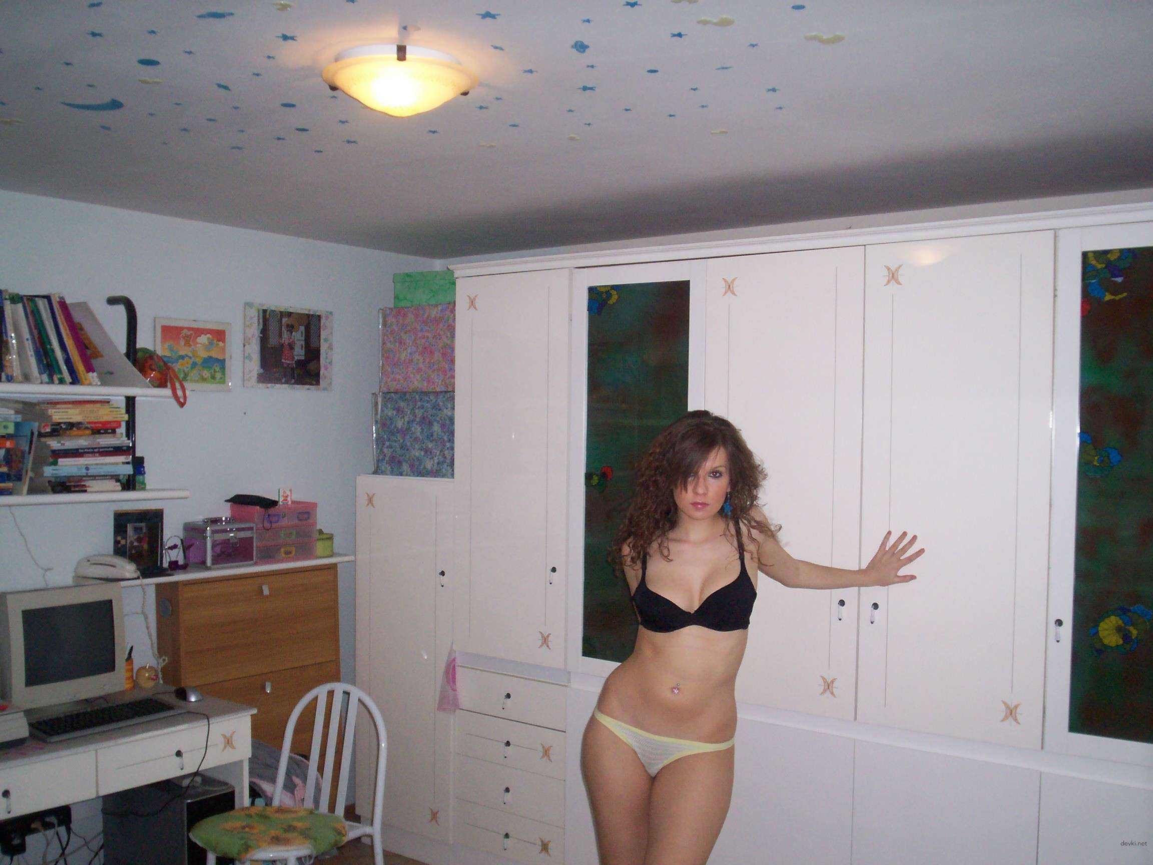 Private Girl's Explicit Amateur Photo: Unfiltered and Uncensored!