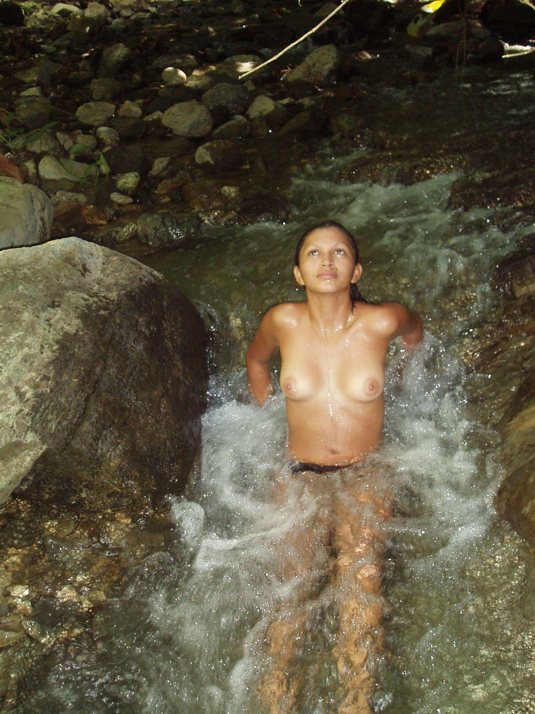 Hot Latina Amateur Porn: Sexy Latina Babe in Explicit Sex Photos