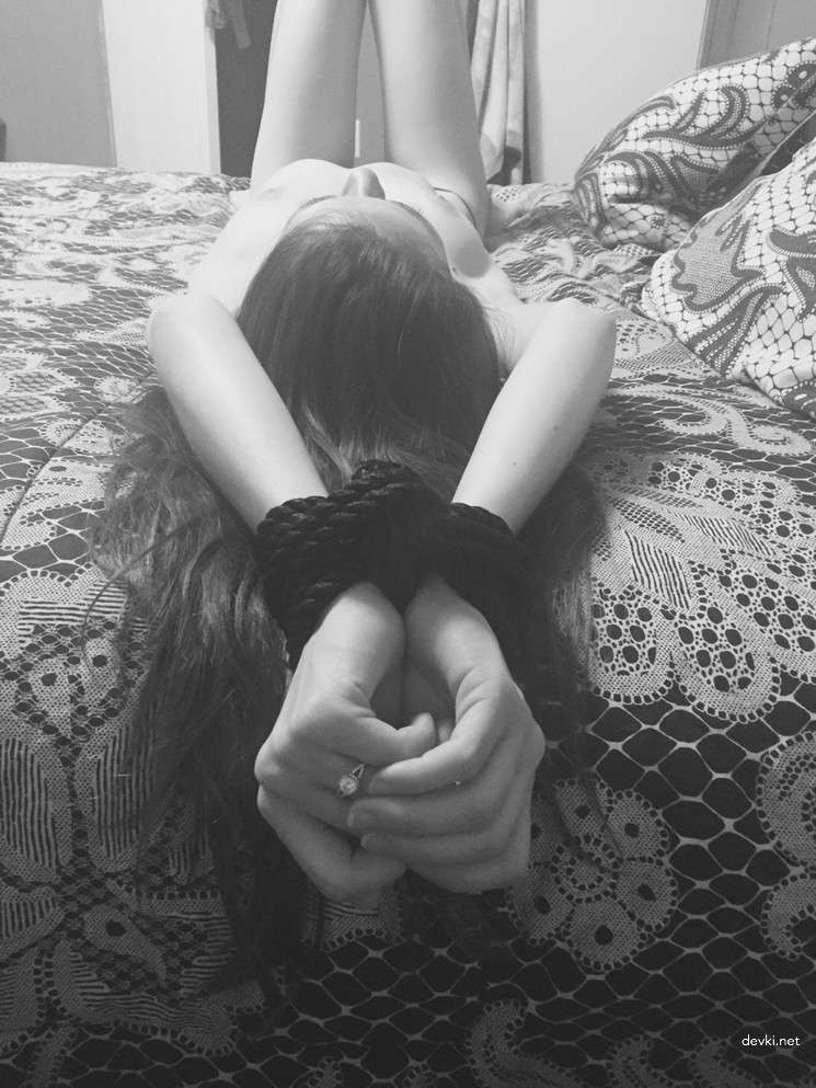 Young Cute Brunette Gives Blowjob to Guy - Amateur Porn Photo