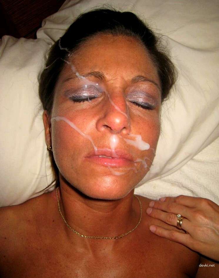 Facial Cumshots: Hot Girls Covered in Cum - Amateur Porn Pics