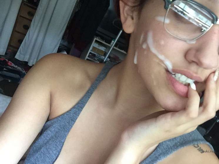 Facial Cumshots: Hot Girls Covered in Cum - Amateur Porn Pics