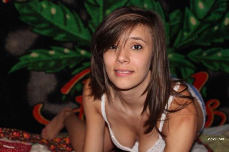 Hot College Girl's Amateur Porn Pics Archive - Explicit Homemade Photos