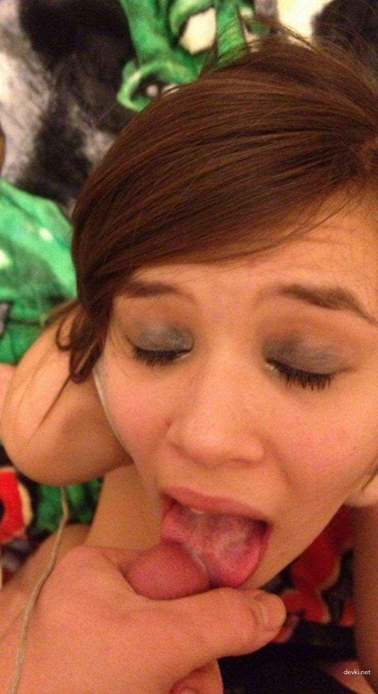 Hot College Girl's Amateur Porn Pics Archive - Explicit Homemade Photos