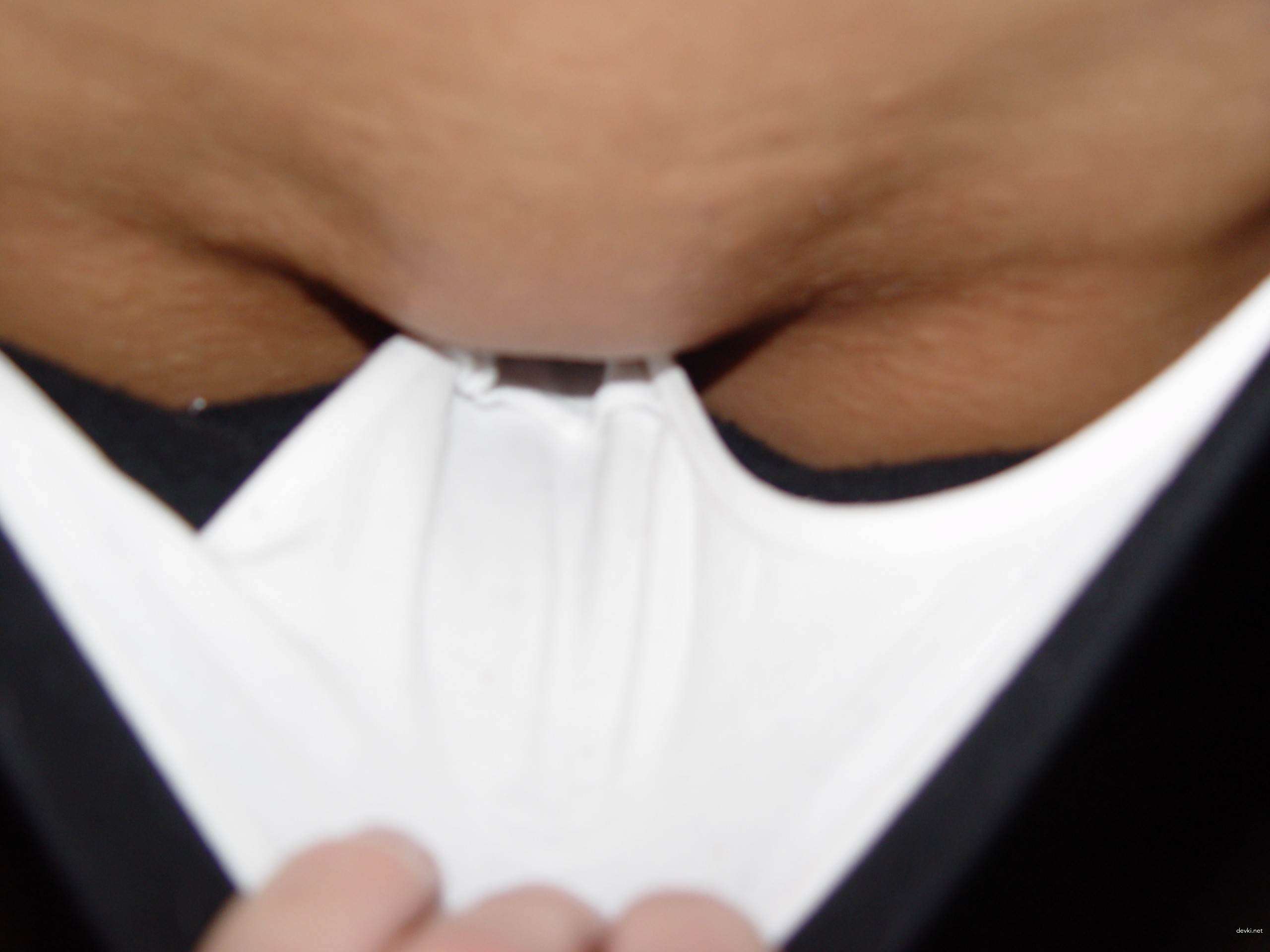 Sexy Brunette Takes Shower and Gets Naughty in Amateur Porn Photo Shoot