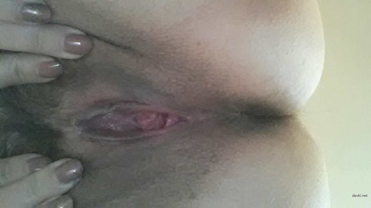 Skinny Girls Amateur Porn: Explicit Photos of Slim Babes