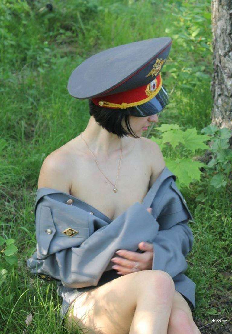 Double Penetration Slut Takes on Two at Once: Amateur Porn Photo