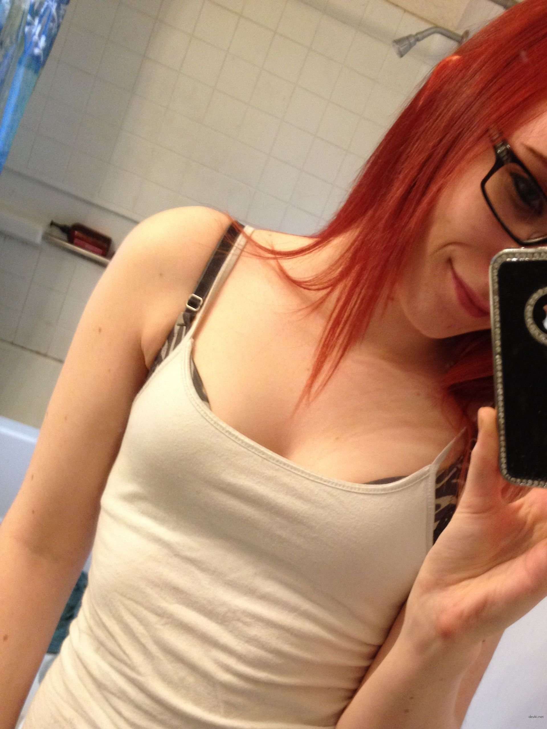 Redhead Amateur Girl Private XXX Photos - Explicit Homemade Porn