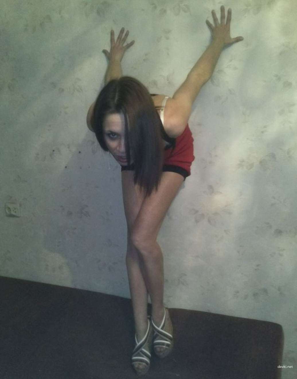 Skinny Girlfriend Exposes Her Assets: Explicit Amateur Porn Photo