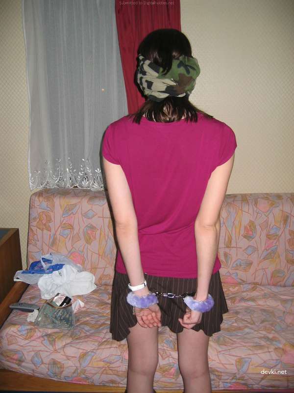 Amateur Babe Masturbates on Camera: Explicit Pussy Flashing