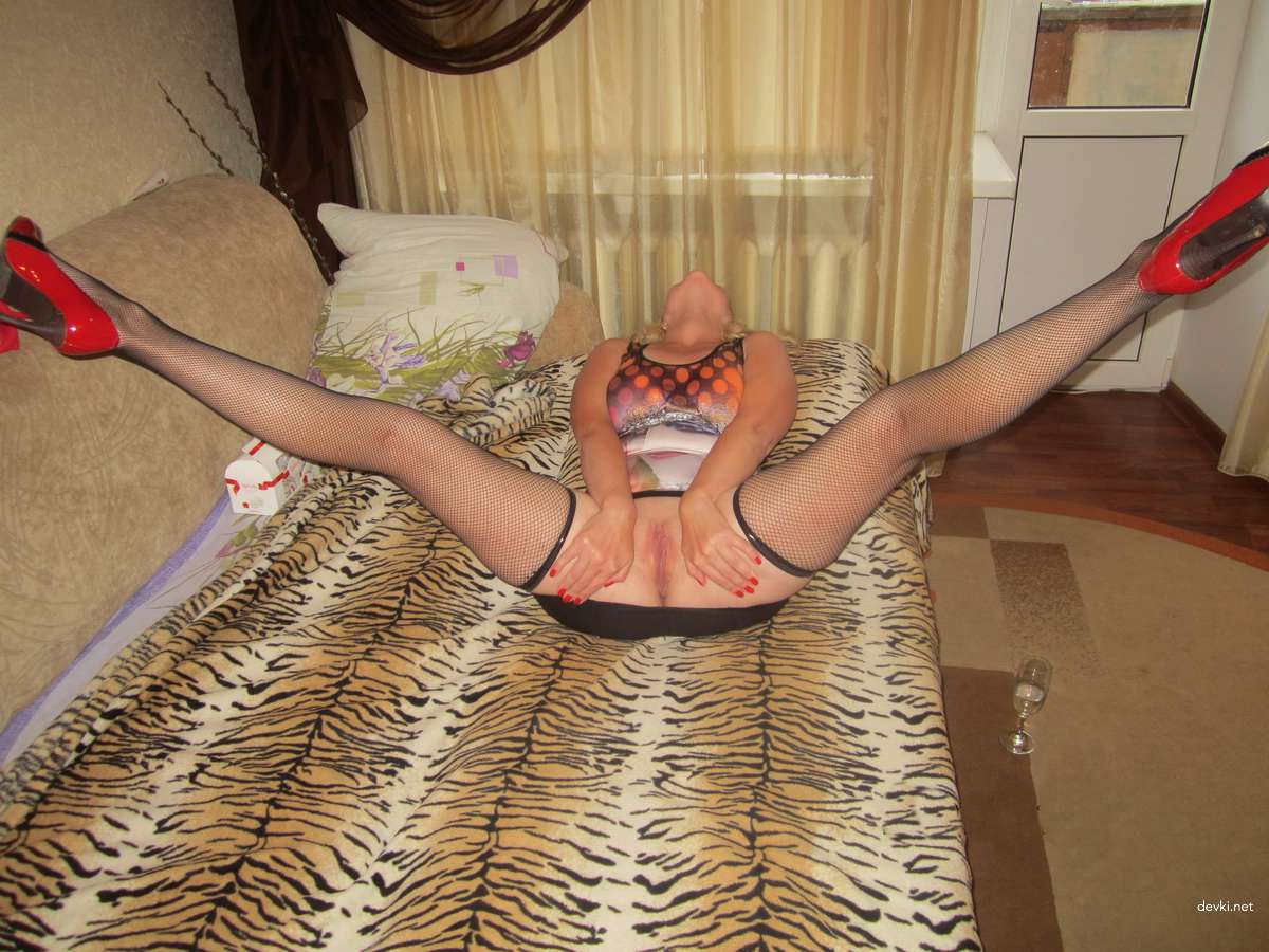 Hot Amateur Slut Hookup: Explicit Porn Photos