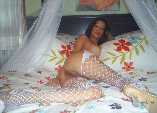 Explicit Amateur Porn Photos: Erotic Girls in Various Hardcore Scenes