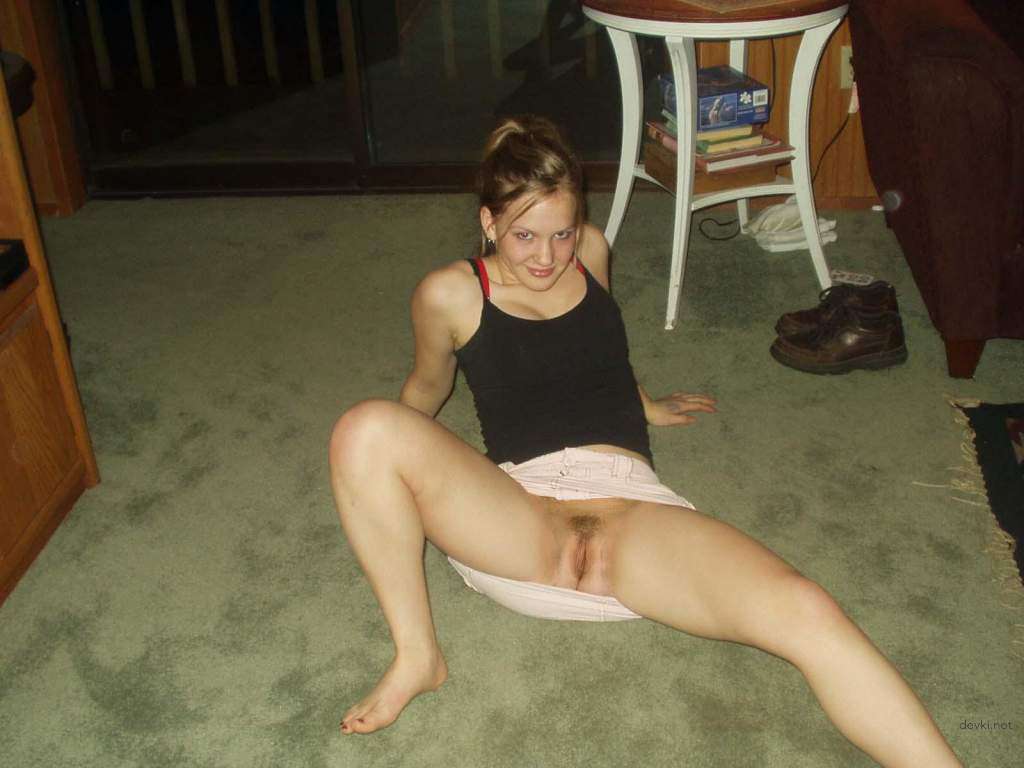 Explicit Amateur Porn Photos: Erotic Girls in Various Hardcore Scenes