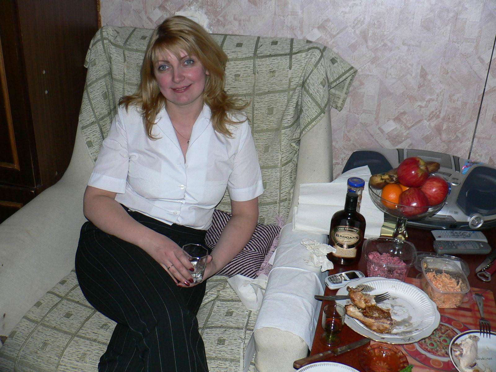 Mature Woman Fucks Lover in Amateur Porn Pic